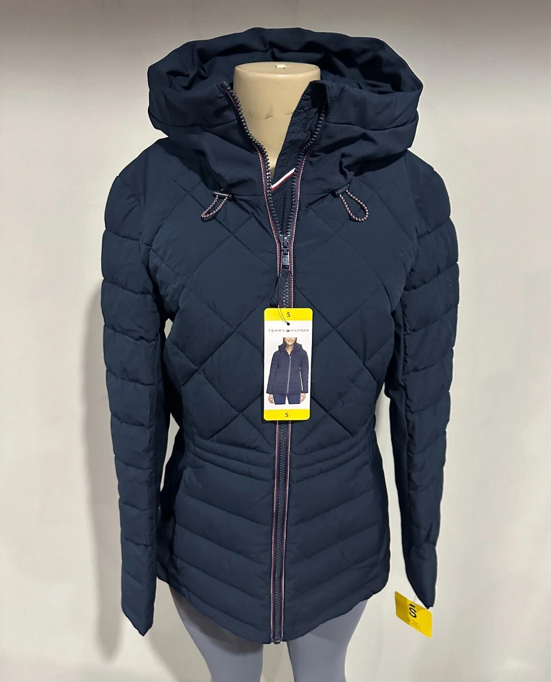 Tommy Hilfiger Coat Size small Women Hooded Puffer New With Tags