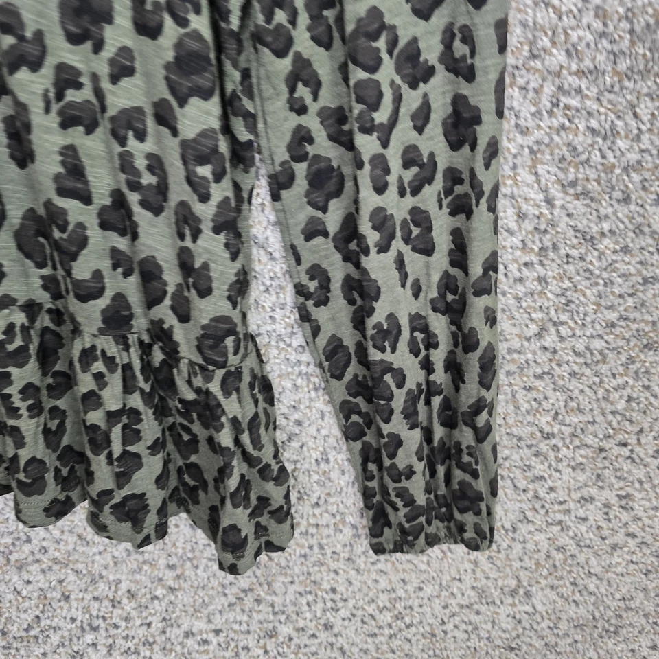 Lucky Brand Top 女式中号绿色动物印花低圆领 T 恤锁眼纽扣 — 第 2/4 张图片