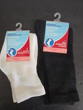 2 Pairs Womens Diabetic Comfort Socks Size 5-9 White Quarter Black Crew NWT