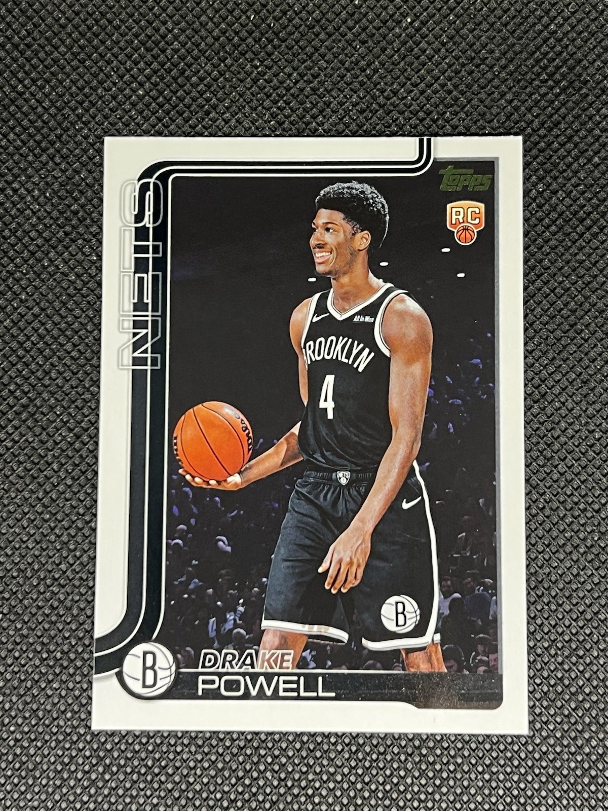 2025-26 Topps Basketball Drake Powell Golden Mirror Image Variation #222 RC