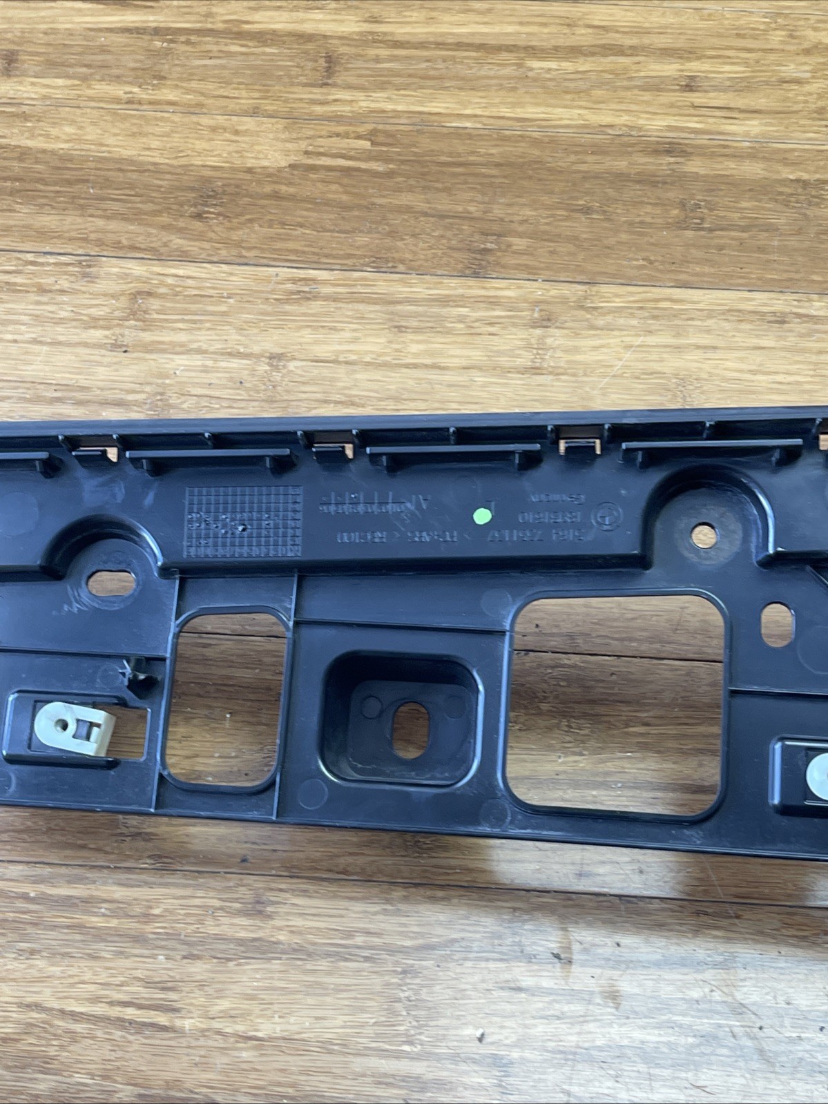 2014-2020 BMW i8 I12 Rear Left Rocker Panel Molding Mount Bracket 7351137 OEM