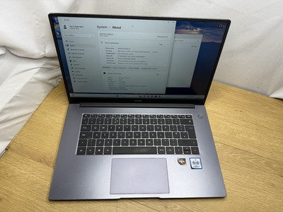 Huawei Laptop BOHK-WAX9X 15'' AMD Ryzen 5 3500U 8GB DDR4 256GB NVMe Win 11 (J153)