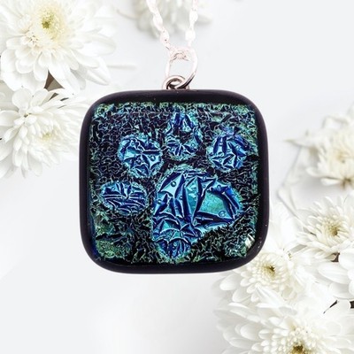 Glaspfotenabdruck Anhänger, dichroitischer Glas Hundeanhänger, handgefertigter Glaskatzenanhänger
