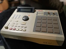 AKAI MPC 2000xl, Fully Expanded,32mb ram,8 Indiv. Outs,Manual,Zip Drives,XLNT