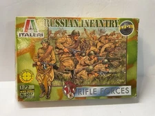 Italeri WWII Russian Infantry Model Kit 1:72 Unassembled Military Figures