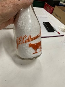 Quart Rosendahl guernsey Farms Dairy Milk Bottle, Hoosick Falls New York