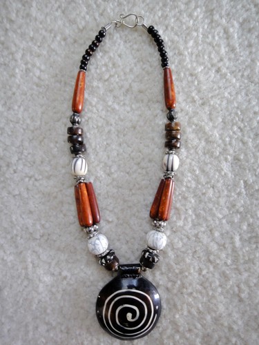 NEW Ethnic Authentic African Bone Trade Bead Necklace Pendant Tribal Folk Art - 第 2/10 張圖片