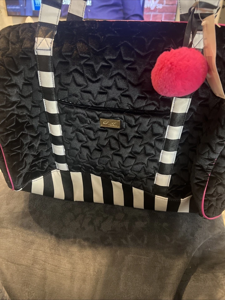 Bolso de viaje Betsey Johnston acolchado de algodón para fin de semana Foto 2 de 4