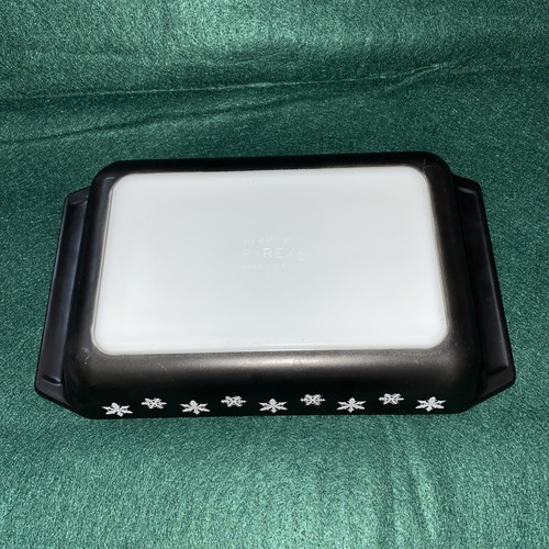 Vintage PYREX 548-B 1 1/4 Qt Rectangle Snowflake Casserole Black & White ~NO Lid - Picture 6 of 8