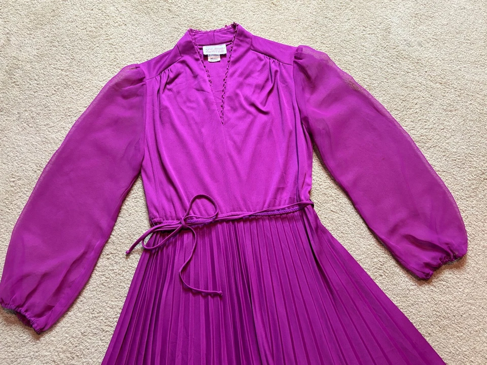 Vestido midi vintage años 70 EE. UU. Disco púrpura manga abullonada transparente cinturón línea A M Foto 4 de 4