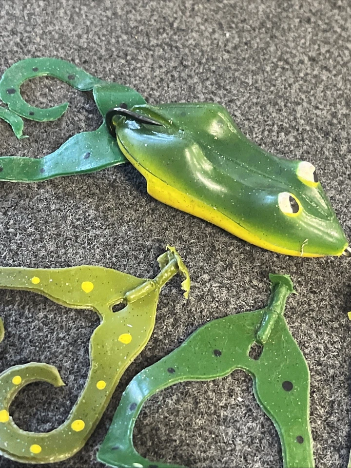 Rana Frogzilla gigante a prueba de enganches RARA con colas adicionales Foto 2 de 4