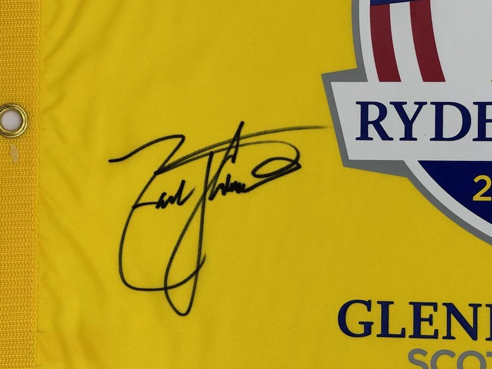 PIN DE GOLF RYDER CUP 2014 FIRMADO POR ZACH JOHNSON BANDERA GLENEAGLES AUTÓGRAFO BAS J58 Foto 2 de 3