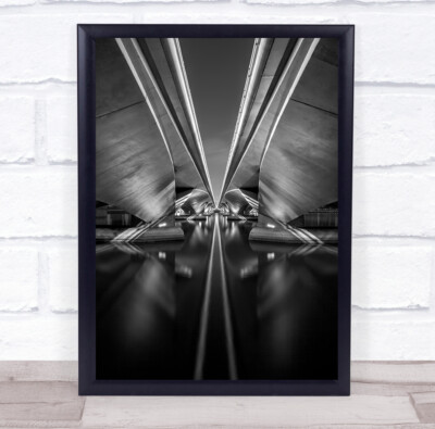 Die Brücke symmetrische Architektur Reflexion Wandkunstdruck