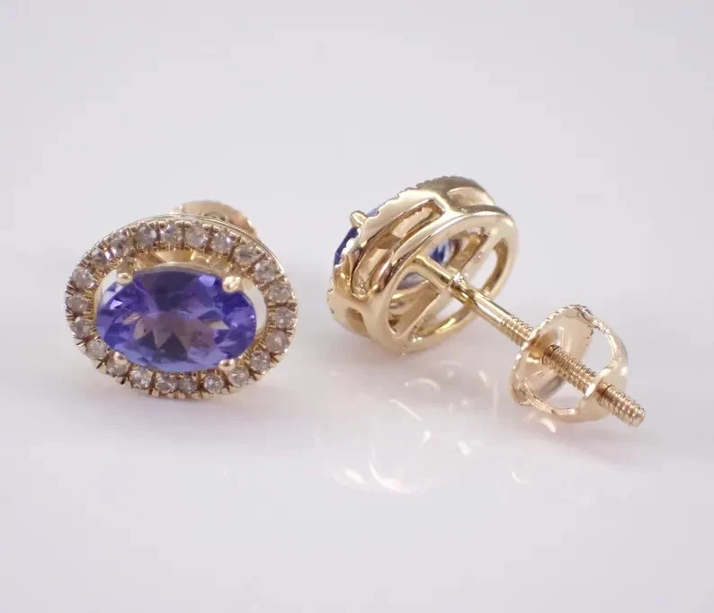 Aretes con halo de tanzanita de corte ovalado de 2,15 quilates enchapados en oro amarillo de 14 quilates Foto 4 de 4