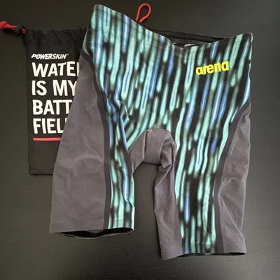 Emisión de natación de carreras competitivas Arena Powerskin para hombre talla 28 nailon negro/gris - Imagen 1 de 4