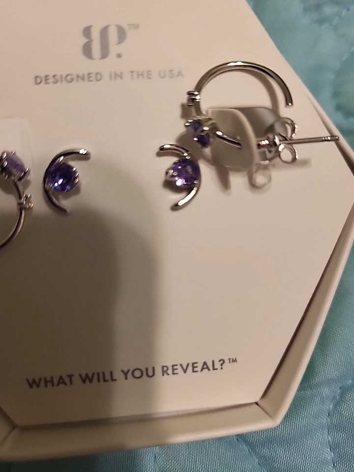 Conjunto de dos pendientes Bomb Party "I'm Speechless" violeta circonita cúbica Rho RBP6572 Foto 2 de 4