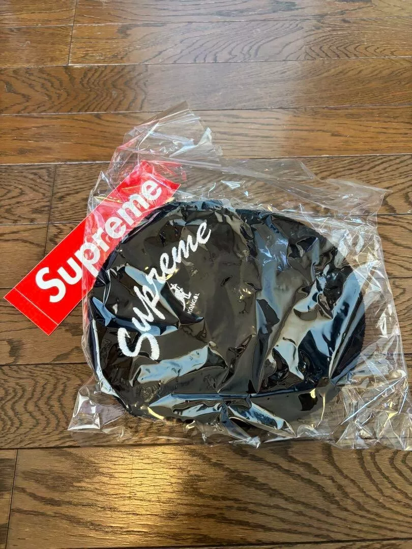SUPREME KANGOL BERMUDA 504 CHAPEAU logo couleur NOIR taille XLARGE articles de mode homme