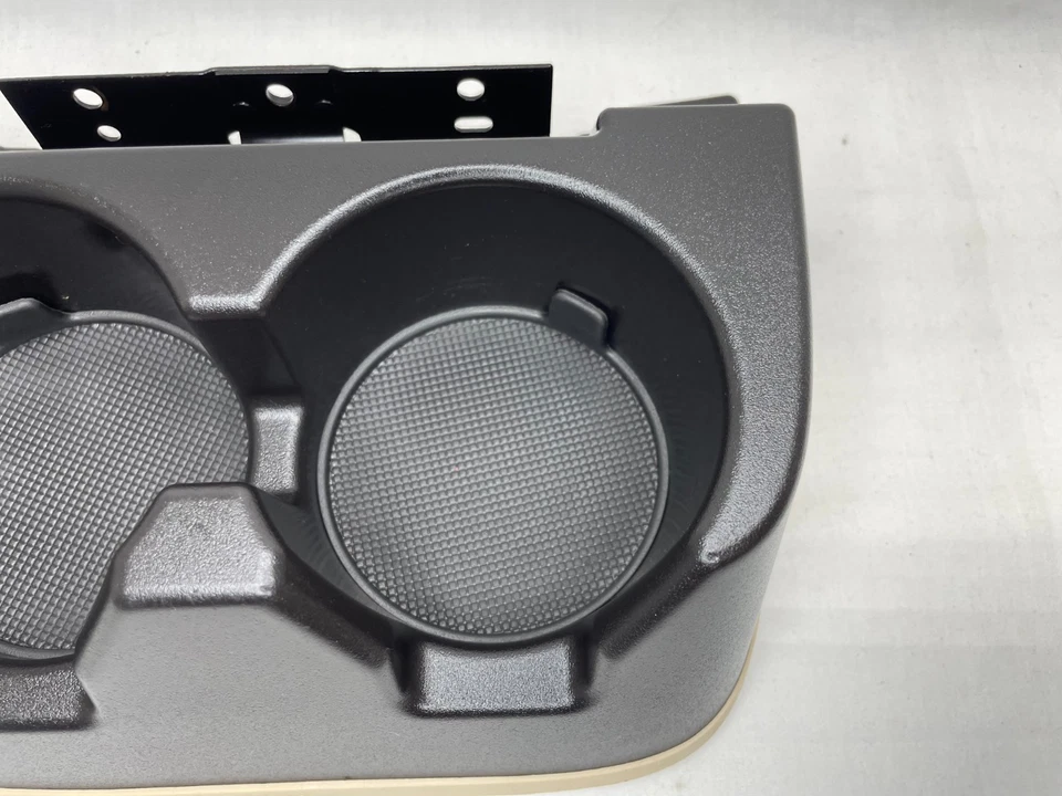 2007 - 2014 TAHOE YUKON SUBURBAN AVALANCHE CENTER CONSOLE REAR CUP HOLDER TAN OE - Image 3 of 4