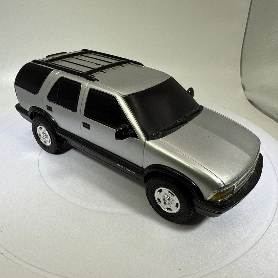 De colección 1995 Buddy L Blazer Chevy Plástico Goodyear Ruedas Juguete Camión Vehículo Solo Foto 2 de 4