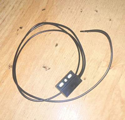3M Wired Sensor/Lead Assembly w/ Lead Wires, Black Bracket 3-Hole Mount