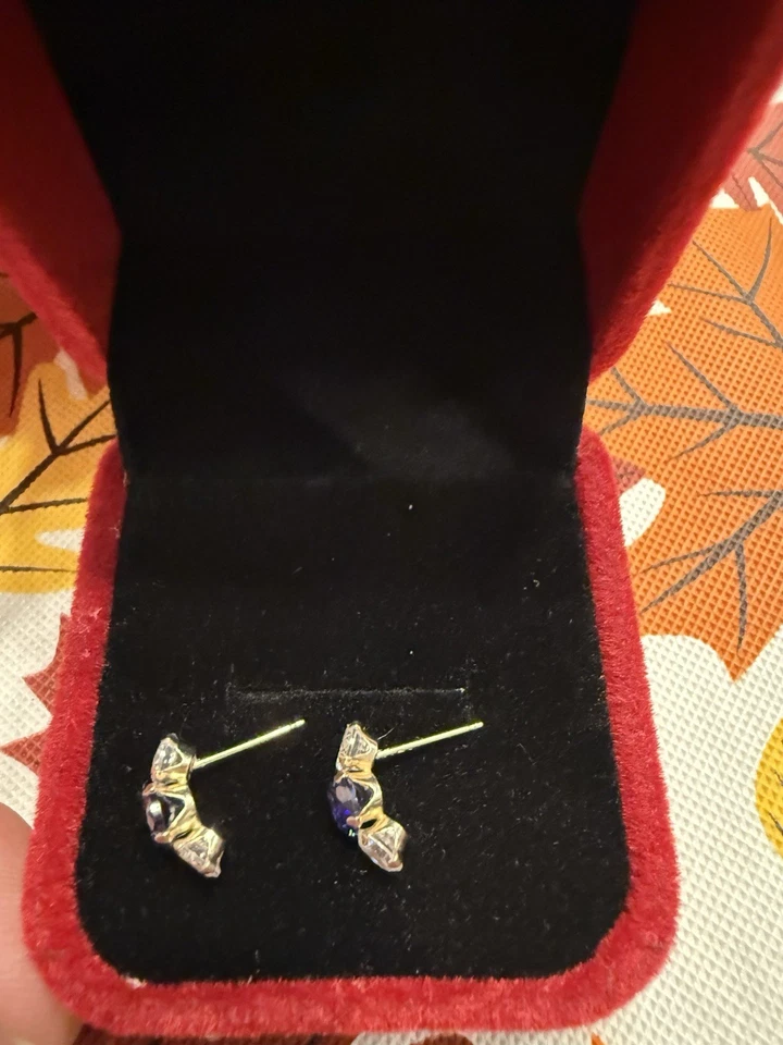 Серьги из чистого золота 10 карат с 3 камнями. Серьги-гвоздики. Желтое золото. - Изображение 2 из 3