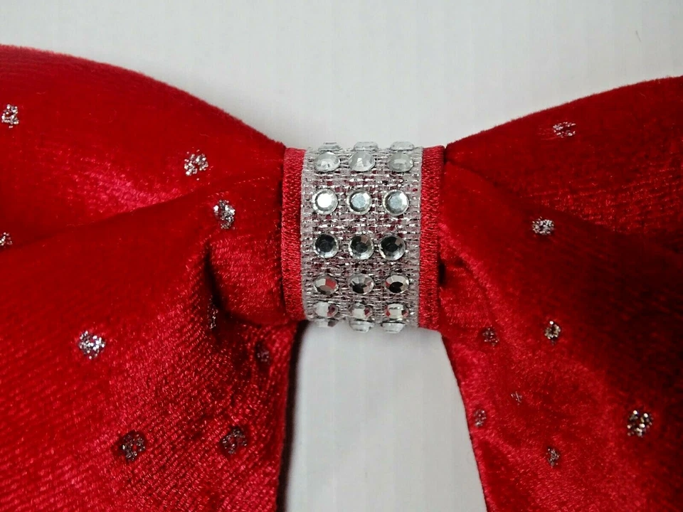 Pajarita hecha a mano de terciopelo rojo con pedrería estilo vintage años 70 regalo de boda Foto 3 de 4