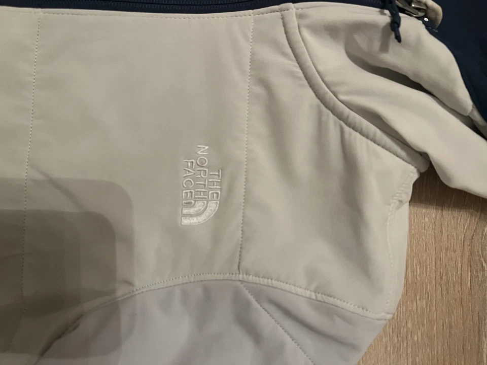 Sudadera con capucha para mujer The North Face Mountain cremallera completa (talla S, azul cielo claro) $150 Foto 2 de 4