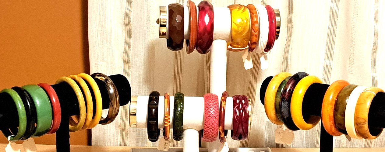 BAKELITE ORANGE MARBLED THICK BANGLE BRACELET VIN… - image 7