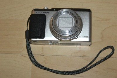 cf Olympus Stylus SH-60 silber  top  zustand  v. händler
