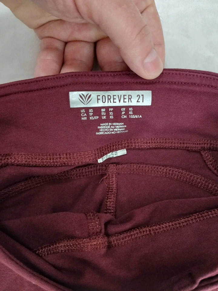 Pantalón Legging Forever 21 Mujer Talla XS (Dos Piezas) Verde y Tinto Vino. Foto 2 de 4