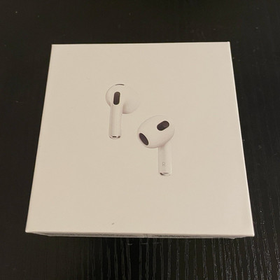 Apple AirPods 3rd Generation with magsafe charging case