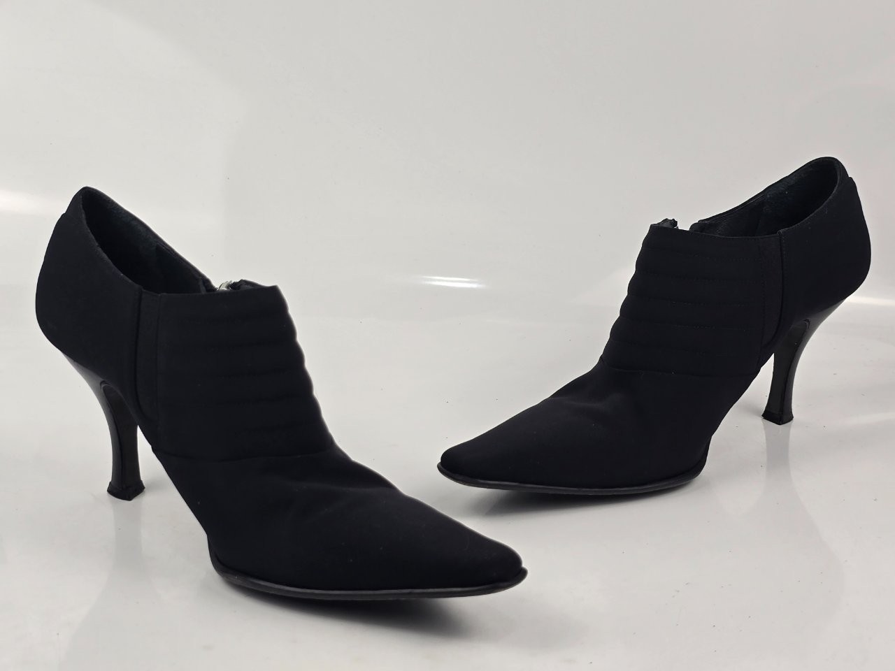 Donald J Pliner Women's Black Suede Pointed Toe Heel Booties US Size 9M