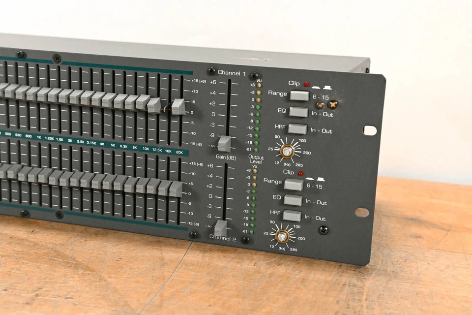 Ashly GQX-3102 2-Channel 31-Band Graphic Equalizer CG01SFG - Image 2 of 4