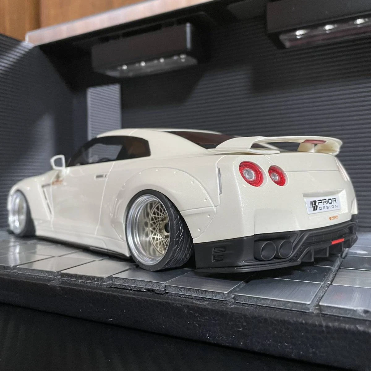 Gt Spirit 1/18 Nissan Gt-R R35 Prior Design Body Kit Custom