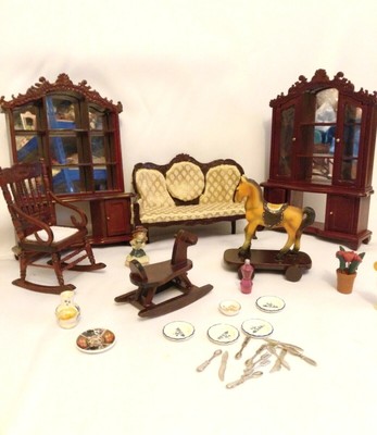 muebles en miniatura para casas de muñecas