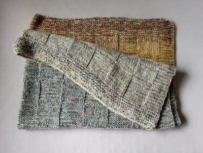 Schöne neue handgefertigte gestrickte Babydecke, Wolle, 120 × 90 cm  