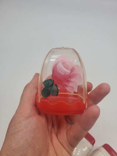 Lote de coctelera bomba atómica de los años 50 y coctelera de plástico rojo y blanco vintage tazas de huevos etc. - Imagen 12 de 17