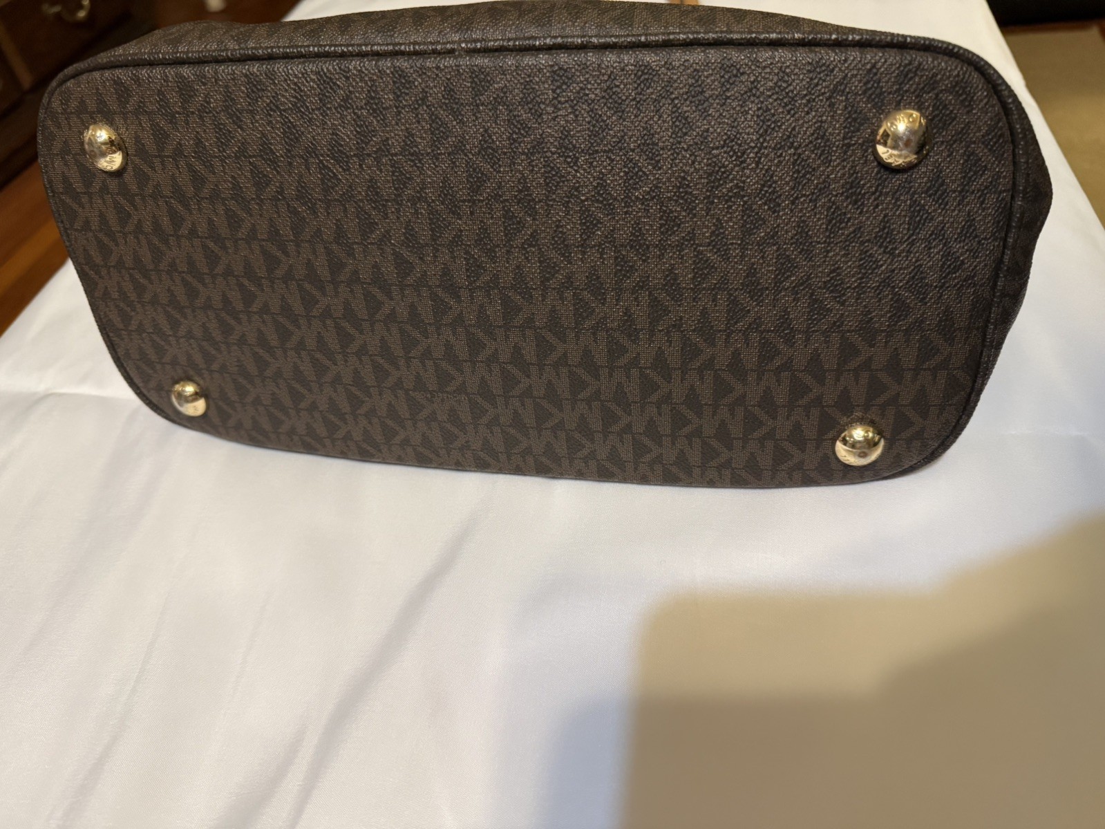 Michael Kors Jet Set Signature Snap-Pocket Hand Shoulder Bag In BROWN Gold Tone thumbnail 9