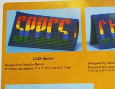 Creative Circle "Specs" Eyeglass Case Plastic Canvas Kit