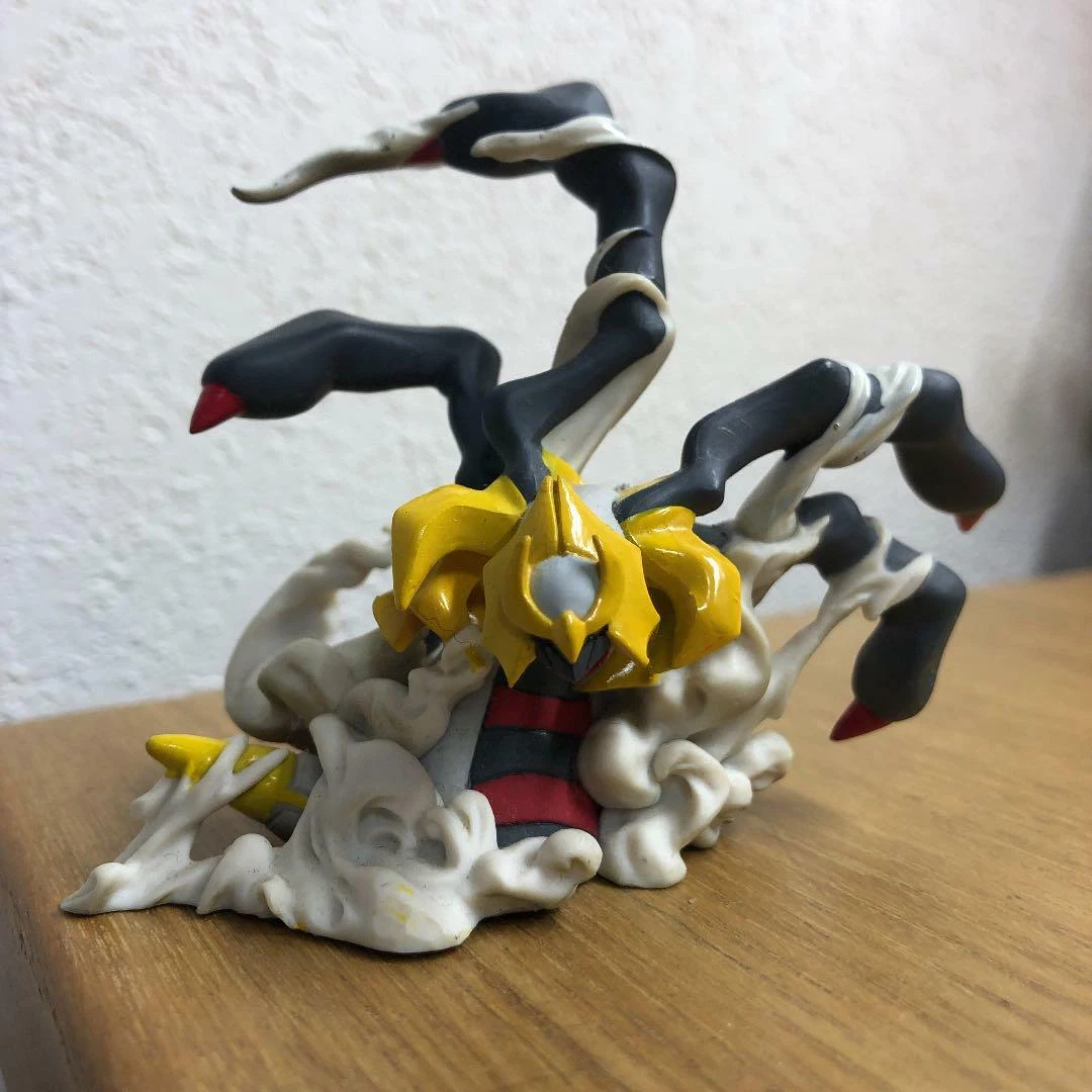 Nintendo Pokemon Limited Figure Giratina Origin Form Platinum KAIYODO.