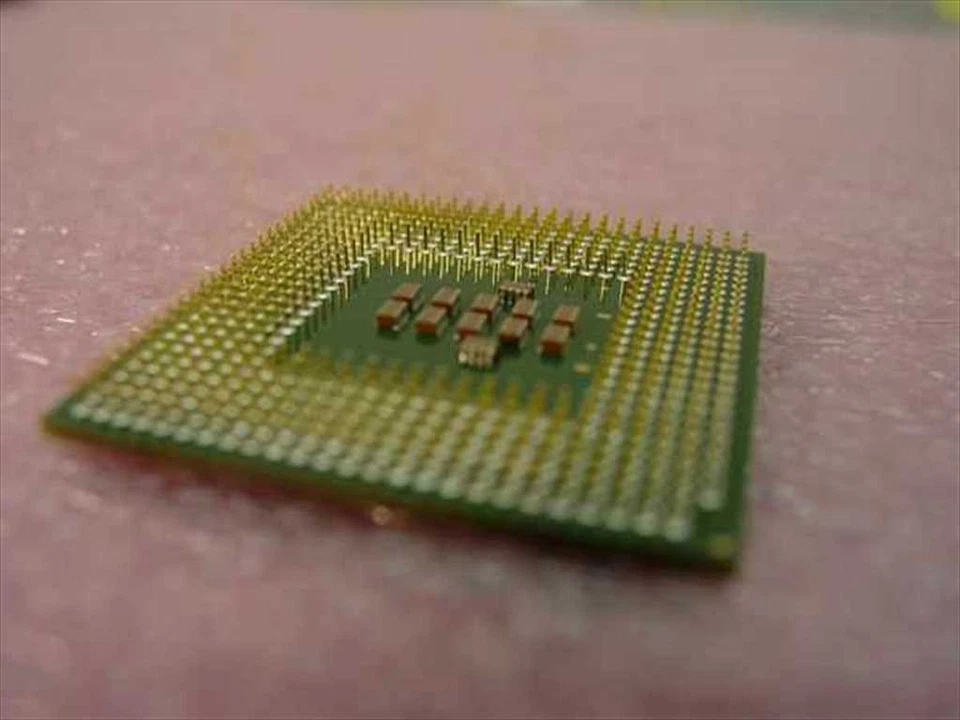 Intel SL642 Pentium 3 PIII Celeron CPU Processor 1133/256 - RH80530 - Socket 479 - Image 3 of 3