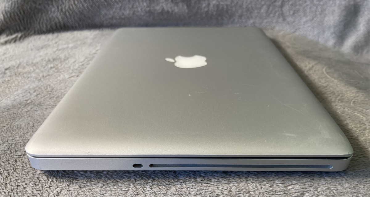 Apple MacBook Pro Mid 2012 i5-3210M 2.5 GHz 4GB RAM 240GB SSD 