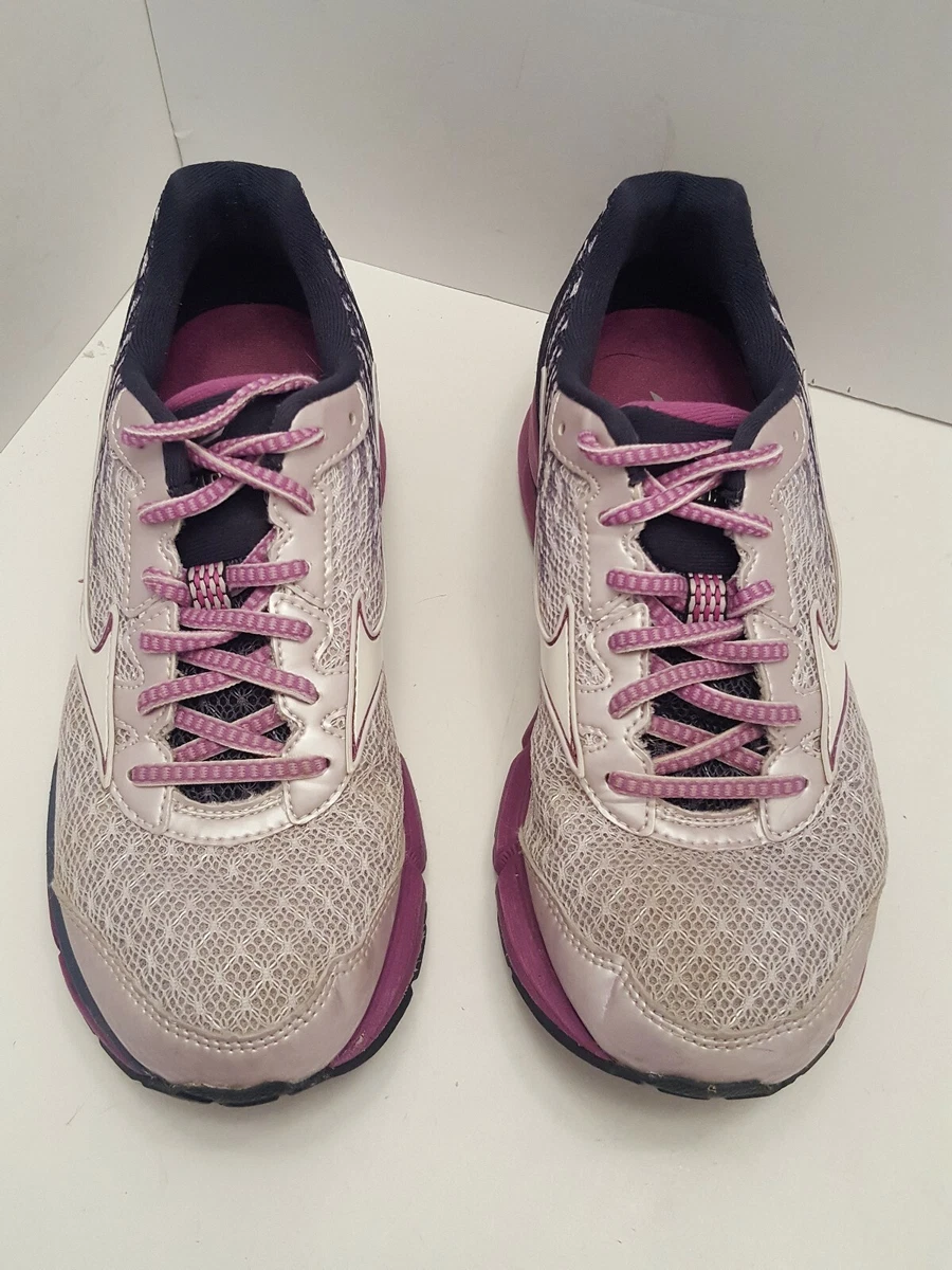 WOMENS MIZUNO WAVE RIDER 19 RUNNING SHOES SIZE 7 US 37 EU WHITE