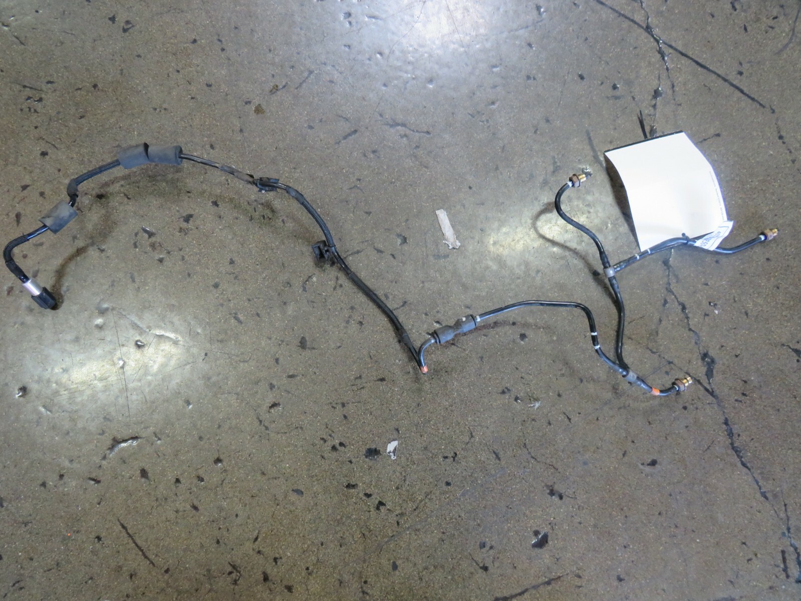Maserati Levante, Suspension Air Tanks Hose, Used, P/N 670034976