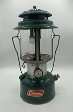 VTG COLEMAN DOUBLE MANTLE LANTERN 6 MODEL 220F w/Coleman Pyrex Globe