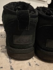 UGG Damen Stiefelette Schwarz Wildleder Lammf...