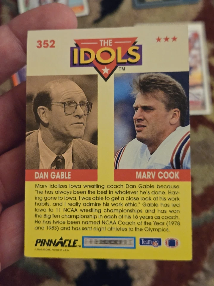 Tarjeta autógrafa Dan Gable 1992 Pinnacle #352 Hof Legend Wrestling Iowa Hawkeyes Foto 2 de 2