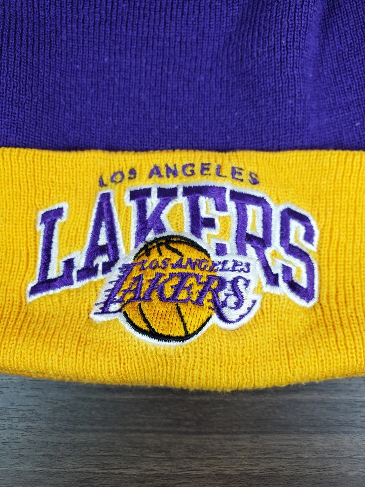 洛杉矶湖人队冬帽 Mitchell & Ness Pom Beanie NBA 紫色和金色 — 第 2/4 张图片