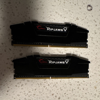 G.SKILL Ripjaws V 16GB (2x8GB) DDR4-3600 PC4-28800 DIMM F4-3600C16D