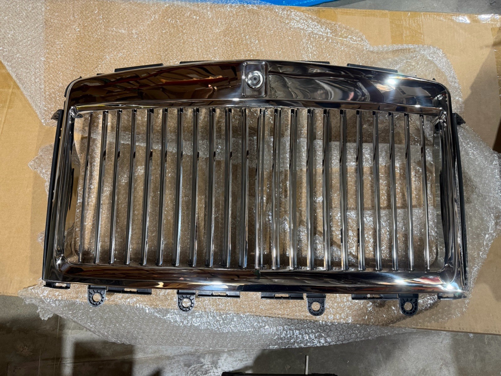 2019-2023 Rolls Royce Cullinan Front Radiator Grille Chrome New